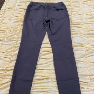 Women’s Gray Jeggings / Skinny Jeans